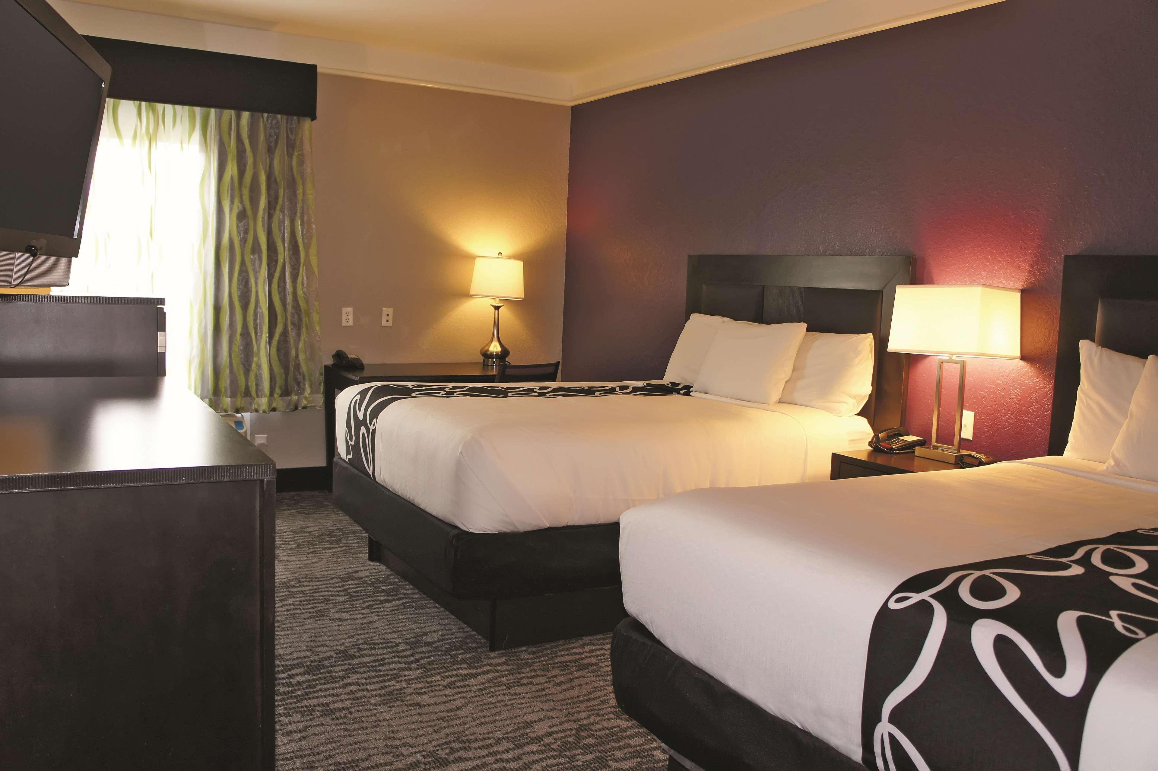 La Quinta By Wyndham Pearland Hotell Exteriör bild